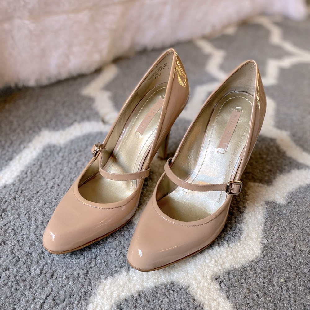Beige Nine West Mary Jane Heel - Patent Leather, Size 8.5